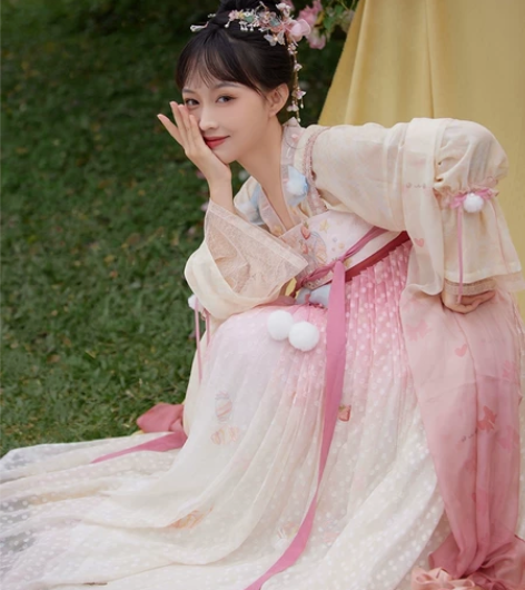 七月夕 兔兔糖果 M码 汉元素绣花吊带齐胸...