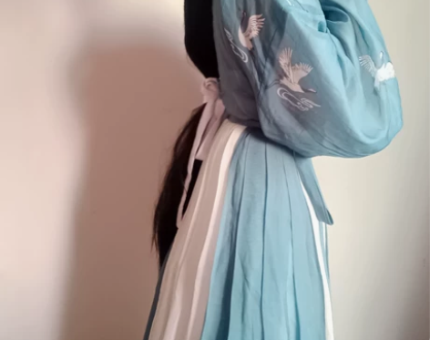 汉旭家汉服，l码，淡圈出，标价急出 感兴趣...