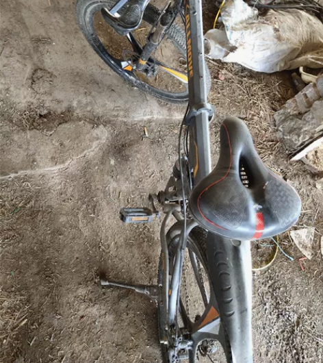 自用山地自行车，闲置了， 本地自提，变速卡...