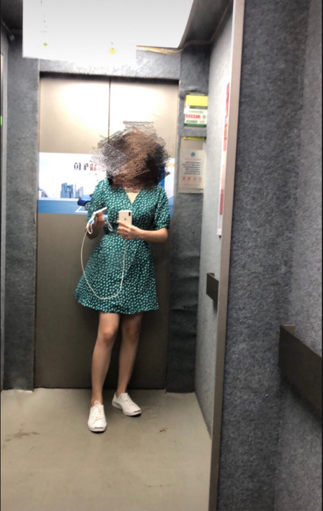 绿色连衣裙