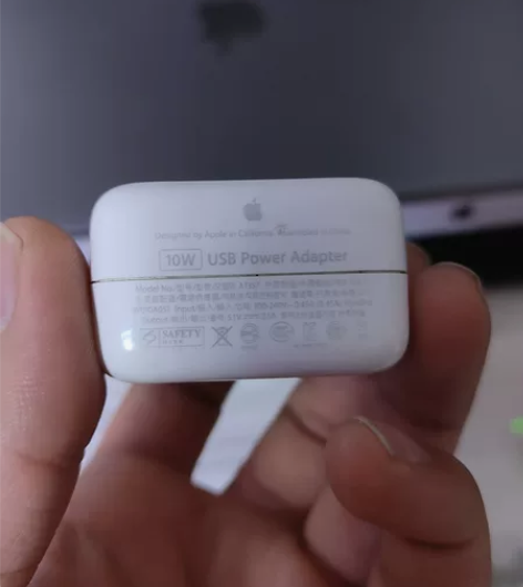 ipad 10w充电头，纯原装，本地30元...