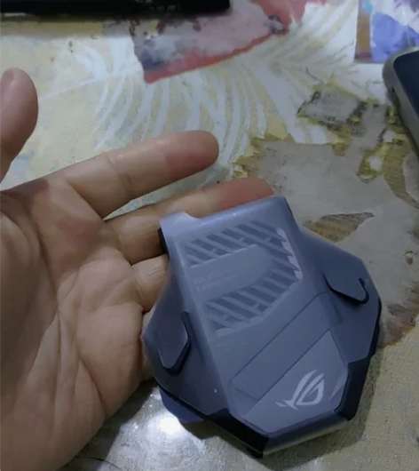 rog5手机原装酷冷风扇,很新很少用。 包...