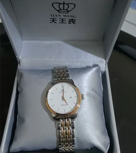 天王机械手表女 朋友赠送、京东官网购买 闲...