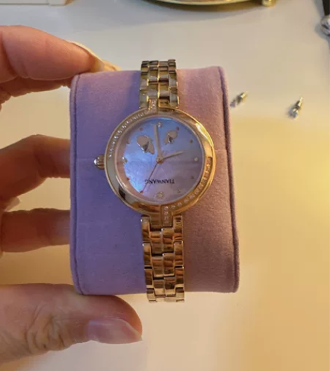 天王联名款仙女手表，9.9新，天津机场购入...