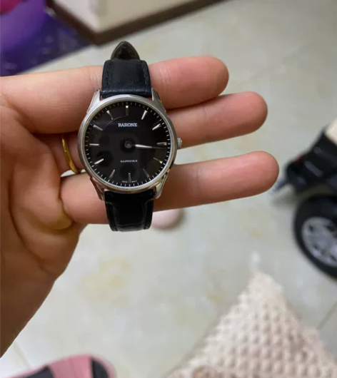 雷诺真皮超薄石英女表 八成新 实体店198...