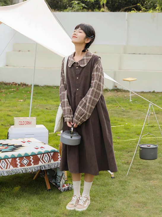 【100元3件】娃娃领深咖色棉麻格子宽松衬...