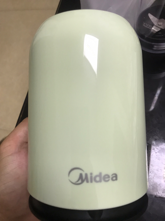 今天单位发物品：美的榨汁机，自提，自提，自...