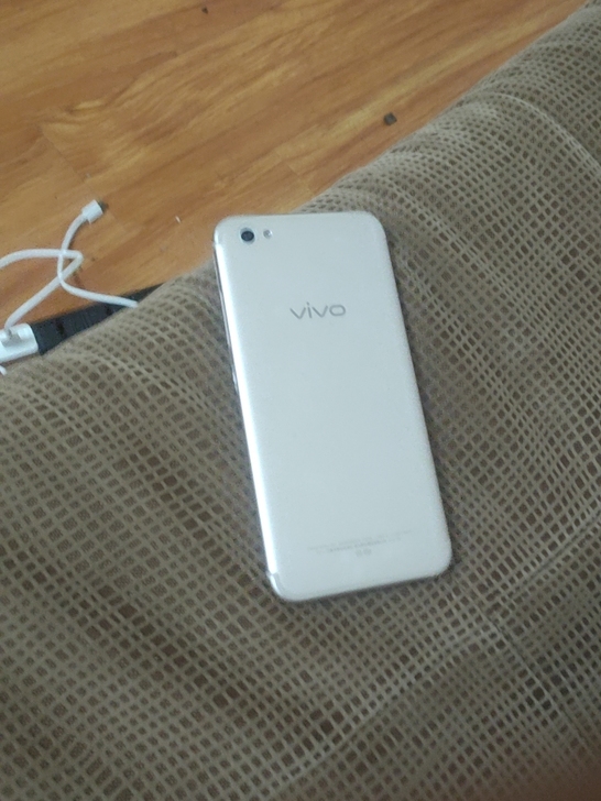 vivo x9屏幕坏主板好不能正常开机