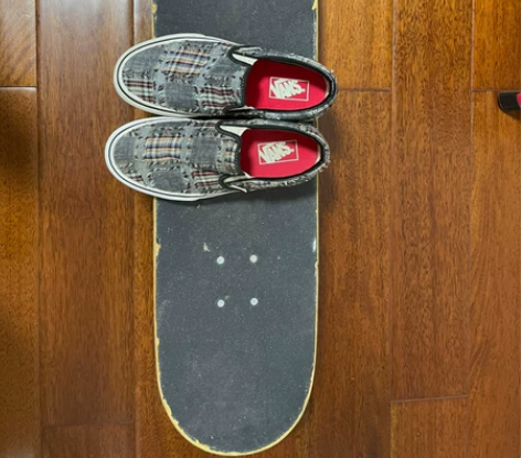 回忆啊今天突然翻到一双几年前玩板子练风格的...