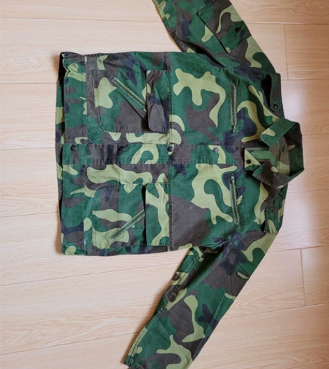 旧迷彩服上衣，肩宽47，胸围110，衣长6...