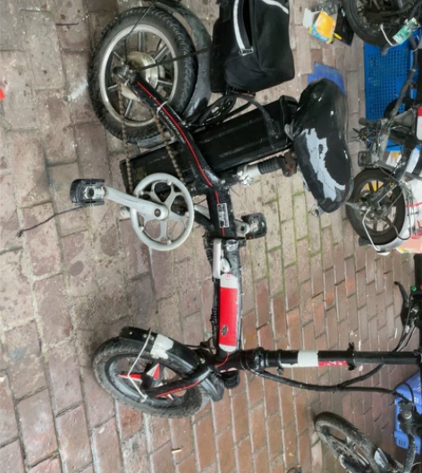 正步代驾车一辆 电池是新换的 旧的电池续航...