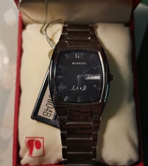 罗西尼手表，很多年了，一致没用过，有喜欢的...