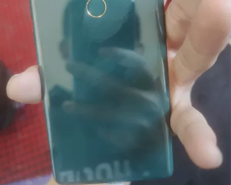 小米mix2s 应该是装完系统显示6+12...