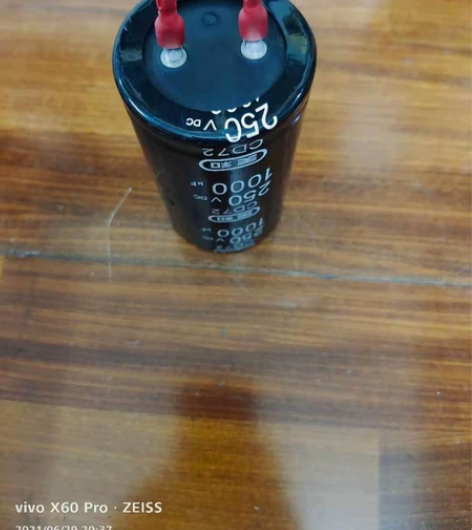在日本三菱电梯上拆下来的 ，容量与标称相符...