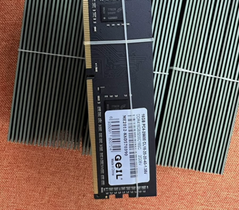 金邦16g ddr4 3200台式机内存条...