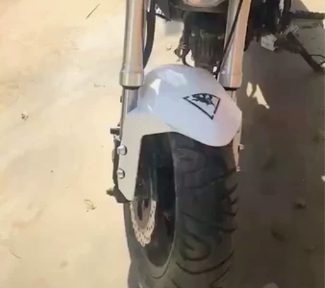 银钢125国三不能上牌了. 跑了4000多...