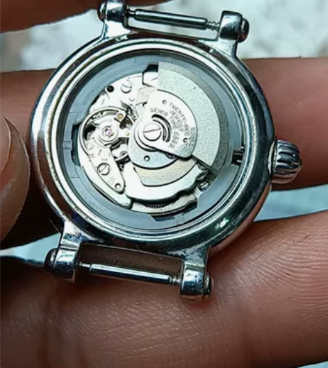 精工全自动女表 无表带 走时 成色细节如图...