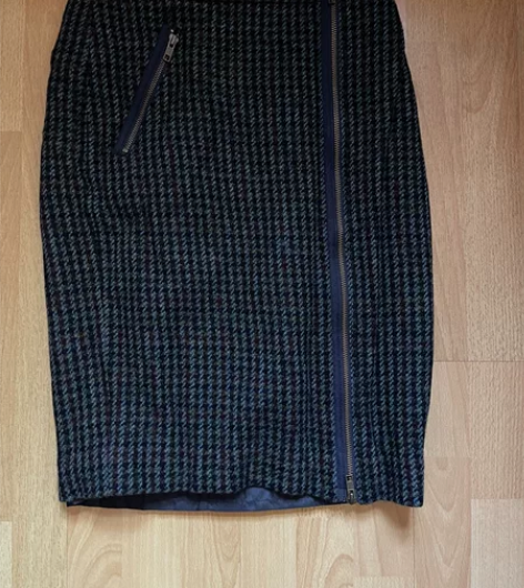格子铅笔裙 搬家出闲置，全新，168cm/...