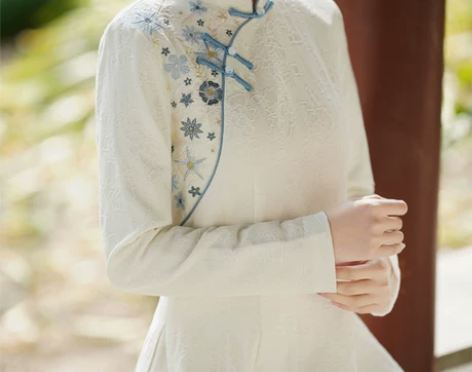 连衣裙裁冰 2021秋冬款民国风复古绣花棉...