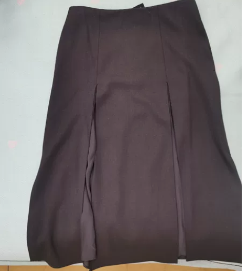 Giada 藕荷色羊毛桑蚕丝半裙,一如既往...