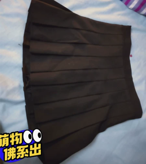 黑色百褶裙 L码 穿过2次 手洗过 质量特...