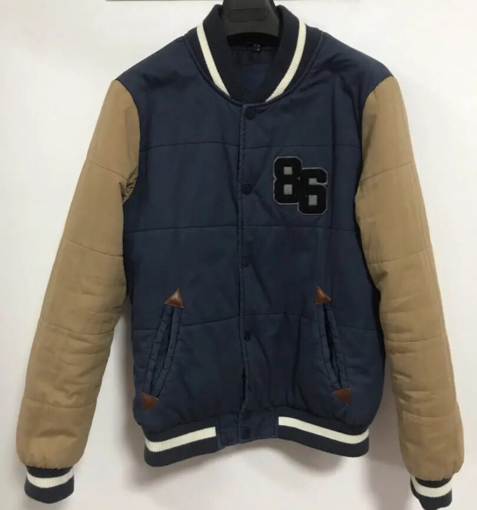 真维斯 棒球棉服L号180码,专柜599买...