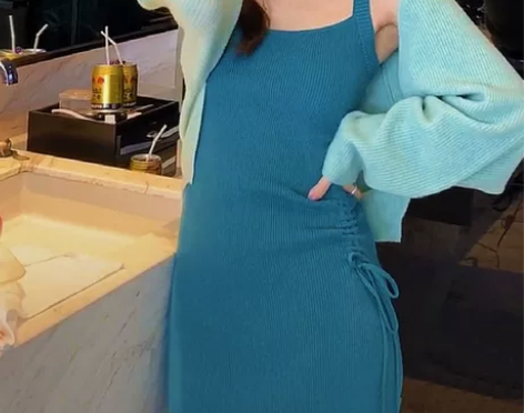 大晴花媛港风复古秋季修身中长款吊带内搭外穿...