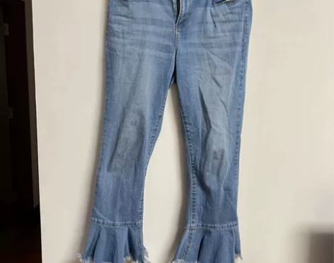 浅蓝色花边喇叭牛仔裤，9码，穿过几次，超显...