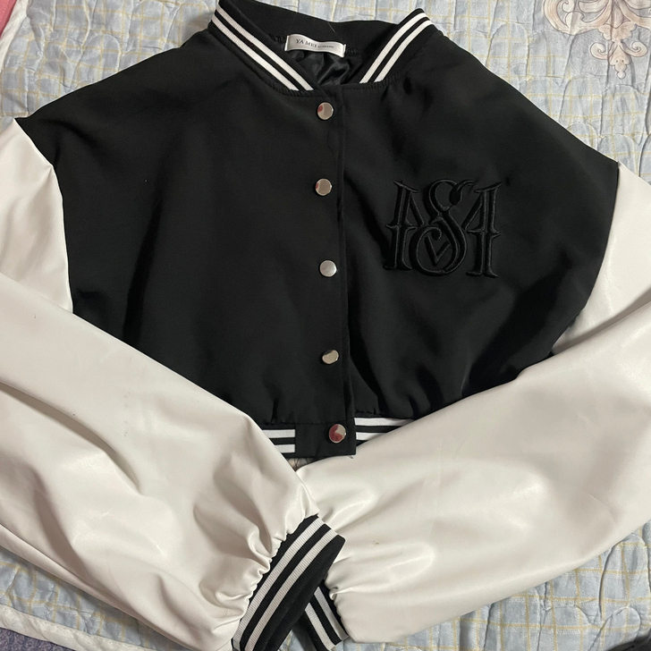 短款棒球外套S吗 基本上全新