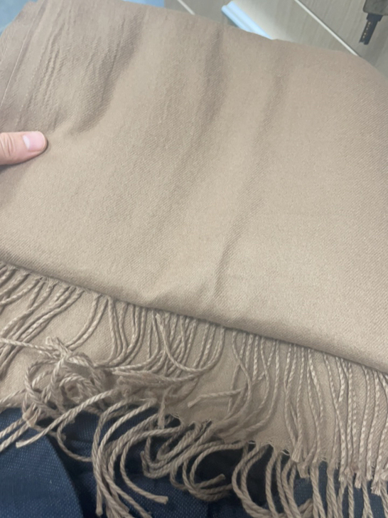 围巾披肩 驼色 只有一条 有意者可入