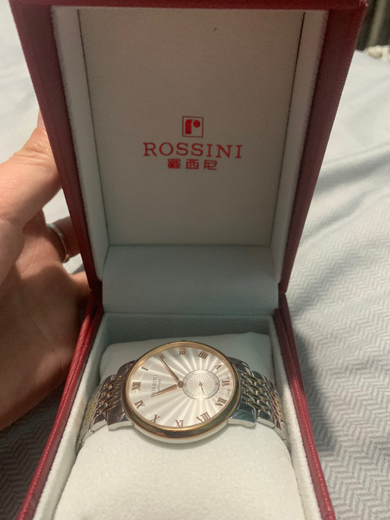 羅西尼手表。有点小摩擦和使用的痕迹。转手原...