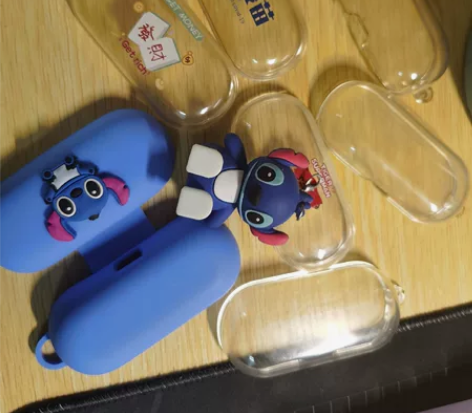 荣耀flypods 3耳机保护套，一共四个...