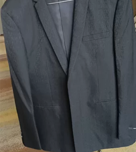 全新太子龙男士西服，型号185 感兴趣的话...