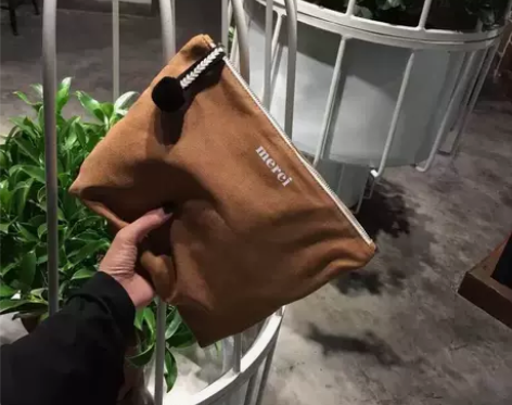 包邮韩国订单东大门百搭简约字母帆布包小毛球...