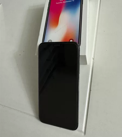 iPhone X 64 黑色 购于官网首发...