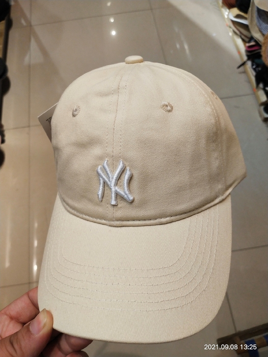 全新MLB米色刺绣棒球帽,原标都在,看实拍...