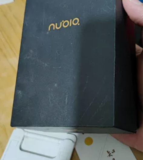 努比亚X 使用正常，电池不耐用了，充电口松...