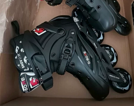 【低价出】轮滑鞋男女直排轮溜冰鞋花式单排平...