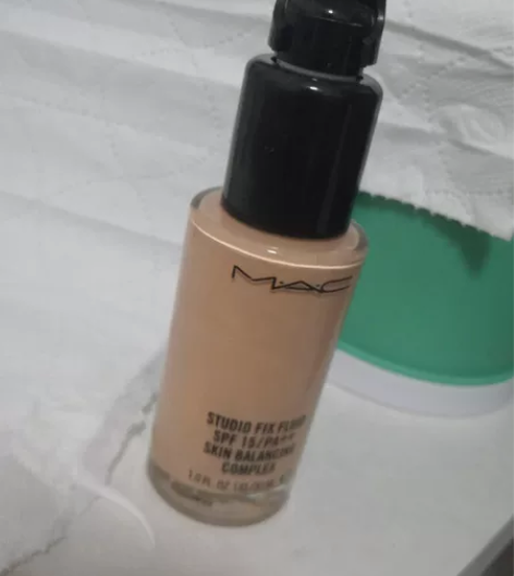mac粉底液 还有三分之二的样子 想换新粉...
