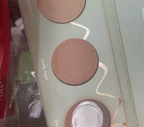 【绝版】高光一体盘，修容用完了，高光还有好...