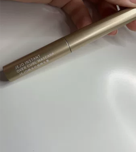 JEJO睫毛膏  超细纤长黑色 是纤维的，...