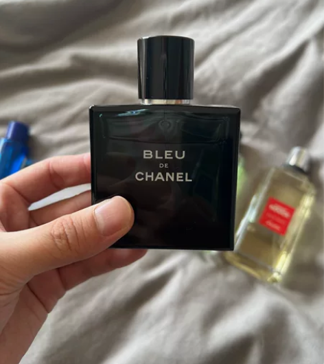 香奈儿蔚蓝男士香水EDT50毫升,基本全满...
