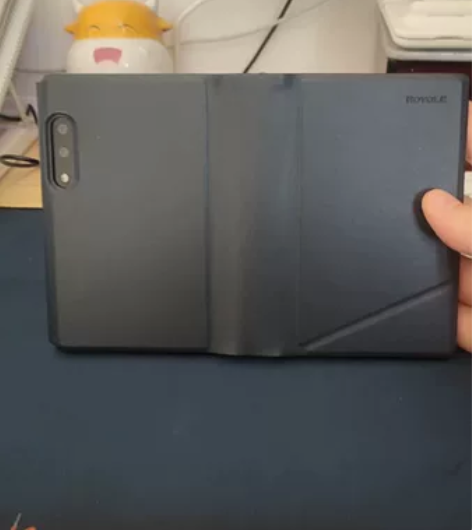 柔宇一代折叠手机 柔宇手机 这手机刚上市的...