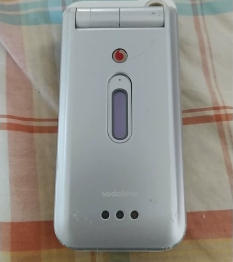 夏普SX313手机,没有电池和充电器当报废...