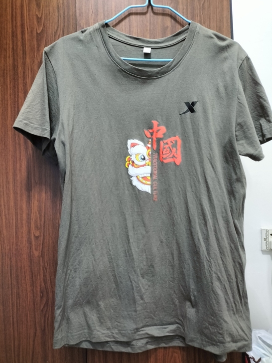 特步体恤!男女可穿!九五新,洗完没烫!xl码