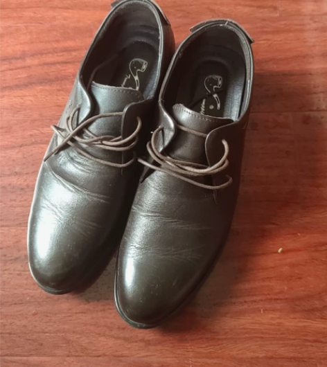 烟斗男士系带牛皮皮鞋 穿了不超过两次 平时...