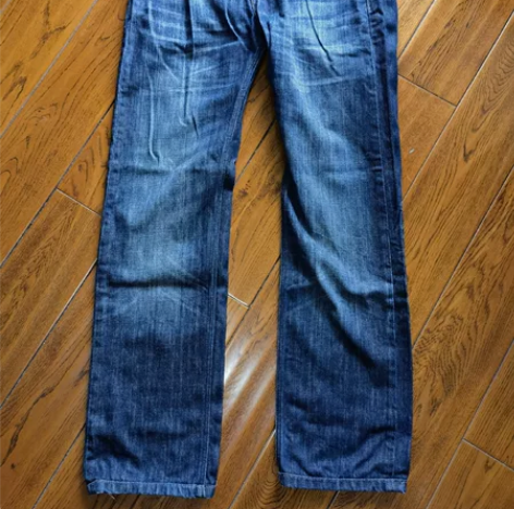 Levi’s 牛仔裤 购入已久 中年发福穿...