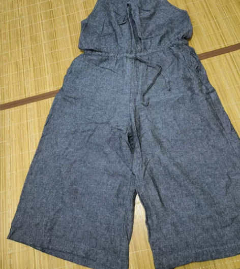 日单棉麻吊带连体阔腿裤灰色 感兴趣的话点“...