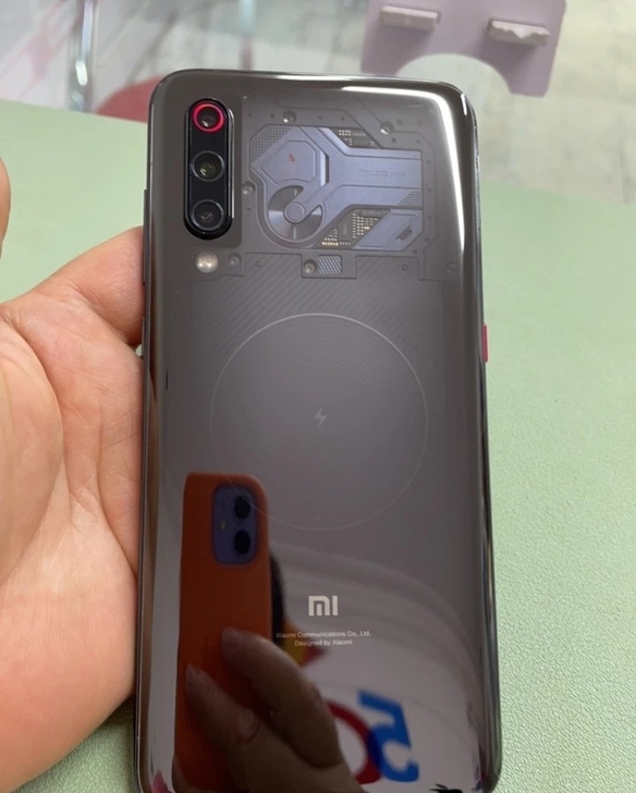 小米9透明尊享版，8+256G皮毛几乎九五...