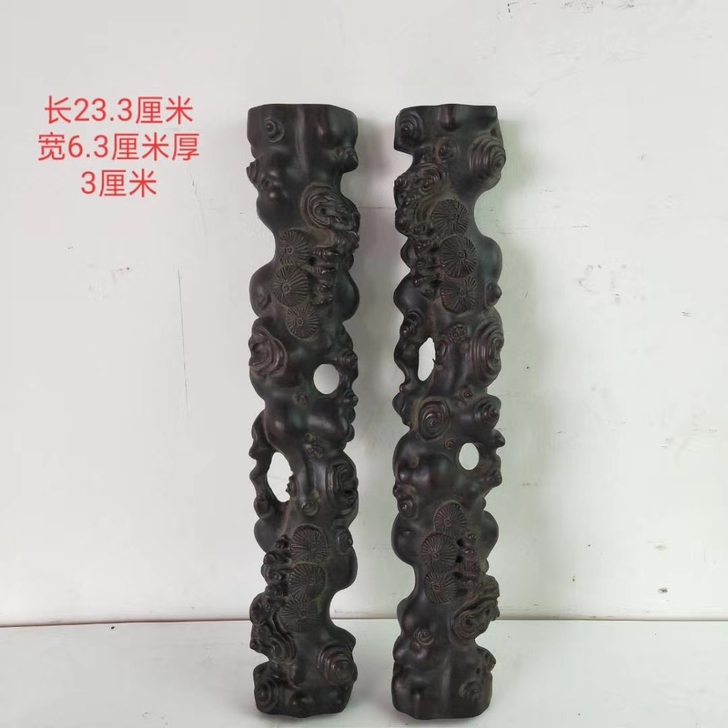 檀木随行镇尺一对，凹凸有致，雕刻精美，品相...